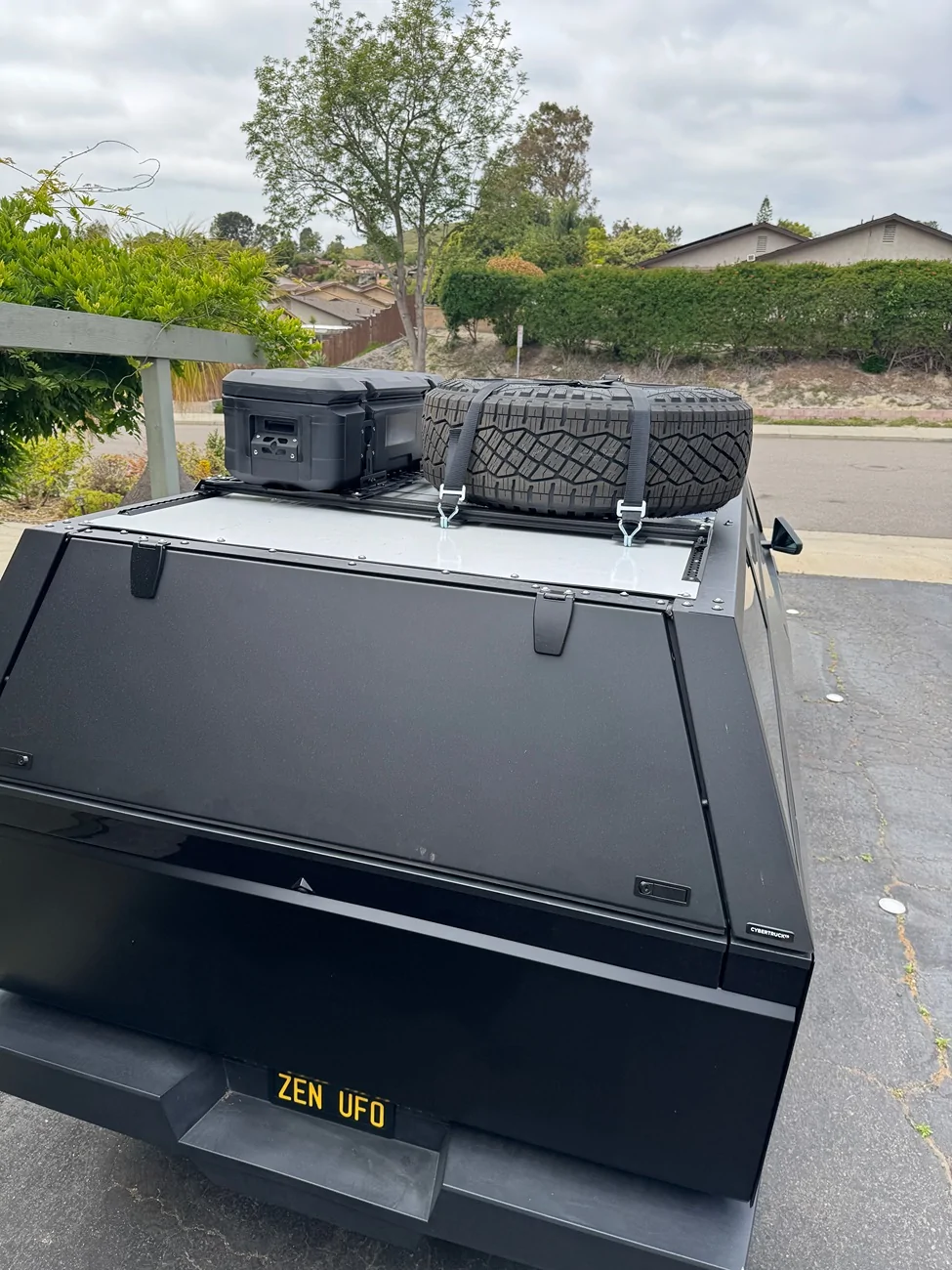 Tesla Cybertruck Matte Black Camping / Off-Roading Spaceship IMG_4129