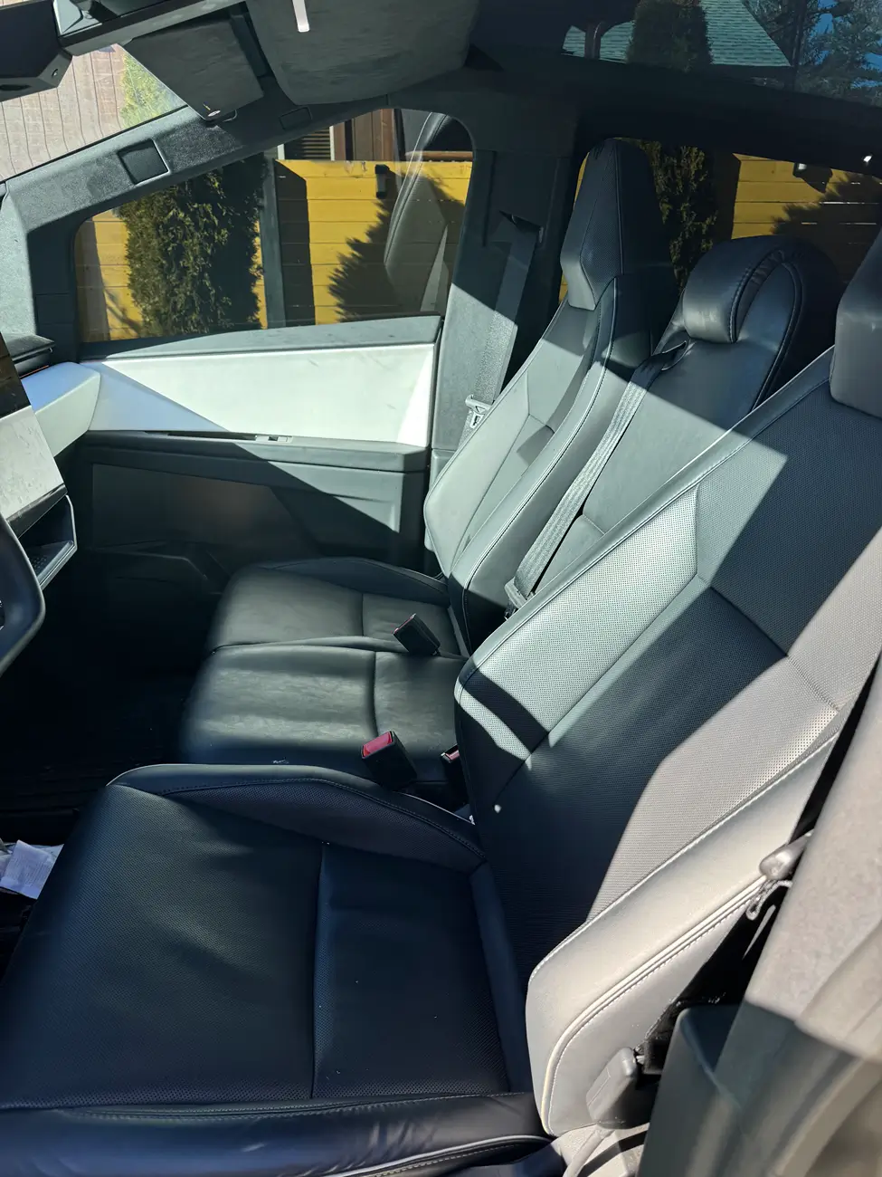 Tesla Cybertruck First ever: 6-seat Cybertruck w/ center front jump seat! tempImagePOAgOC
