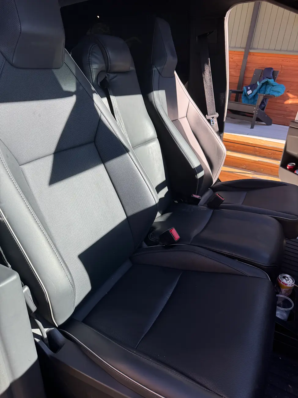 Tesla Cybertruck First ever: 6-seat Cybertruck w/ center front jump seat! tempImageeiMcpQ