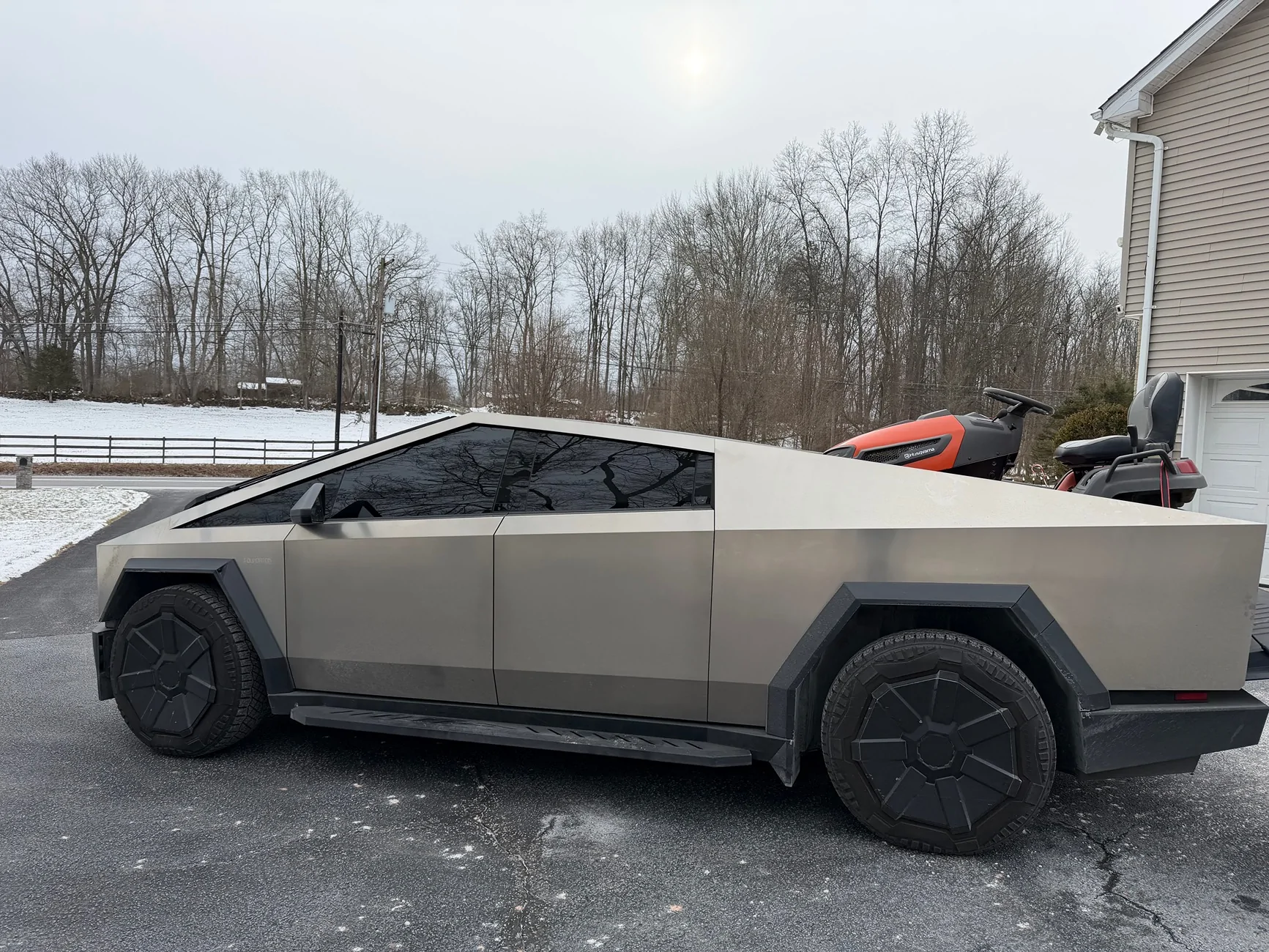 Tesla Cybertruck Daily random Cybertruck photos thread - Post Yours! 📸 🤳 IMG_0686