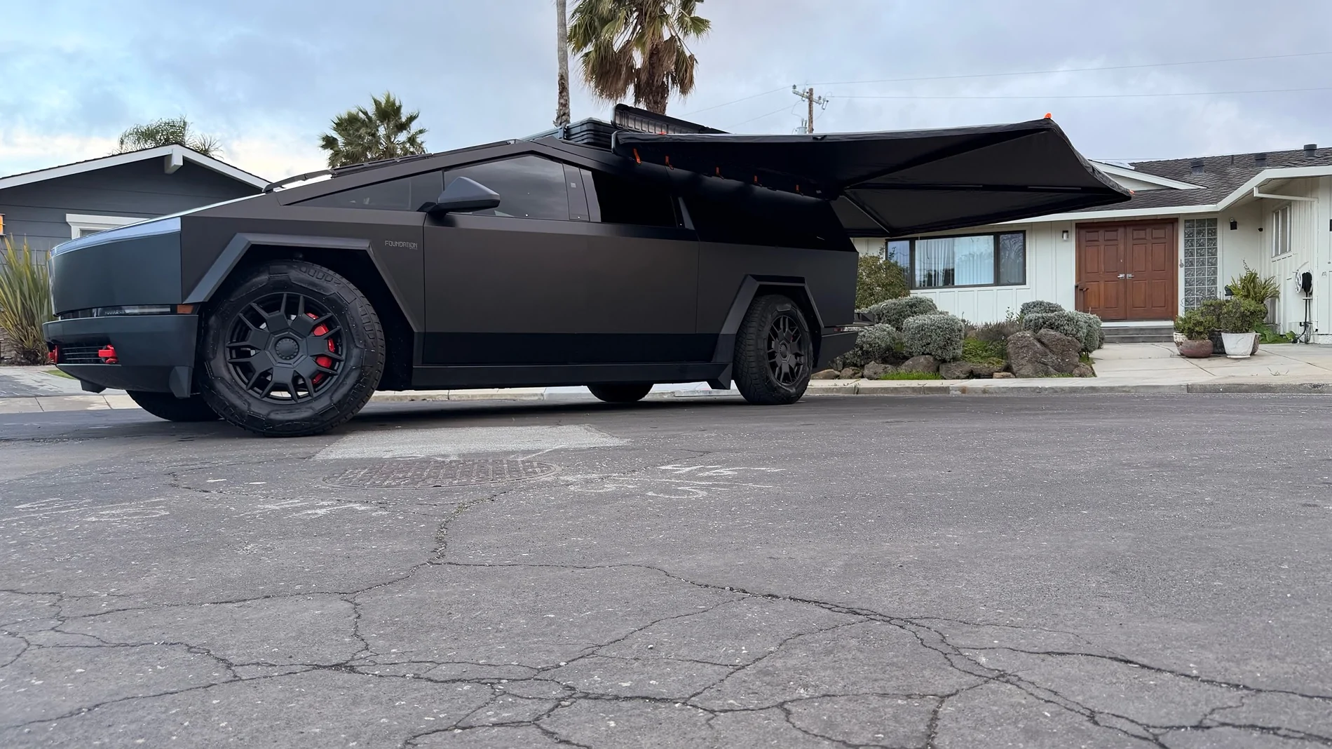 Tesla Cybertruck Flat Rack Setup Surprised Us – Range Loss Was Way Lower Than Expected 9DF03AD2-E90B-48AB-B524-2CC2F7C89CCC_1_201_a