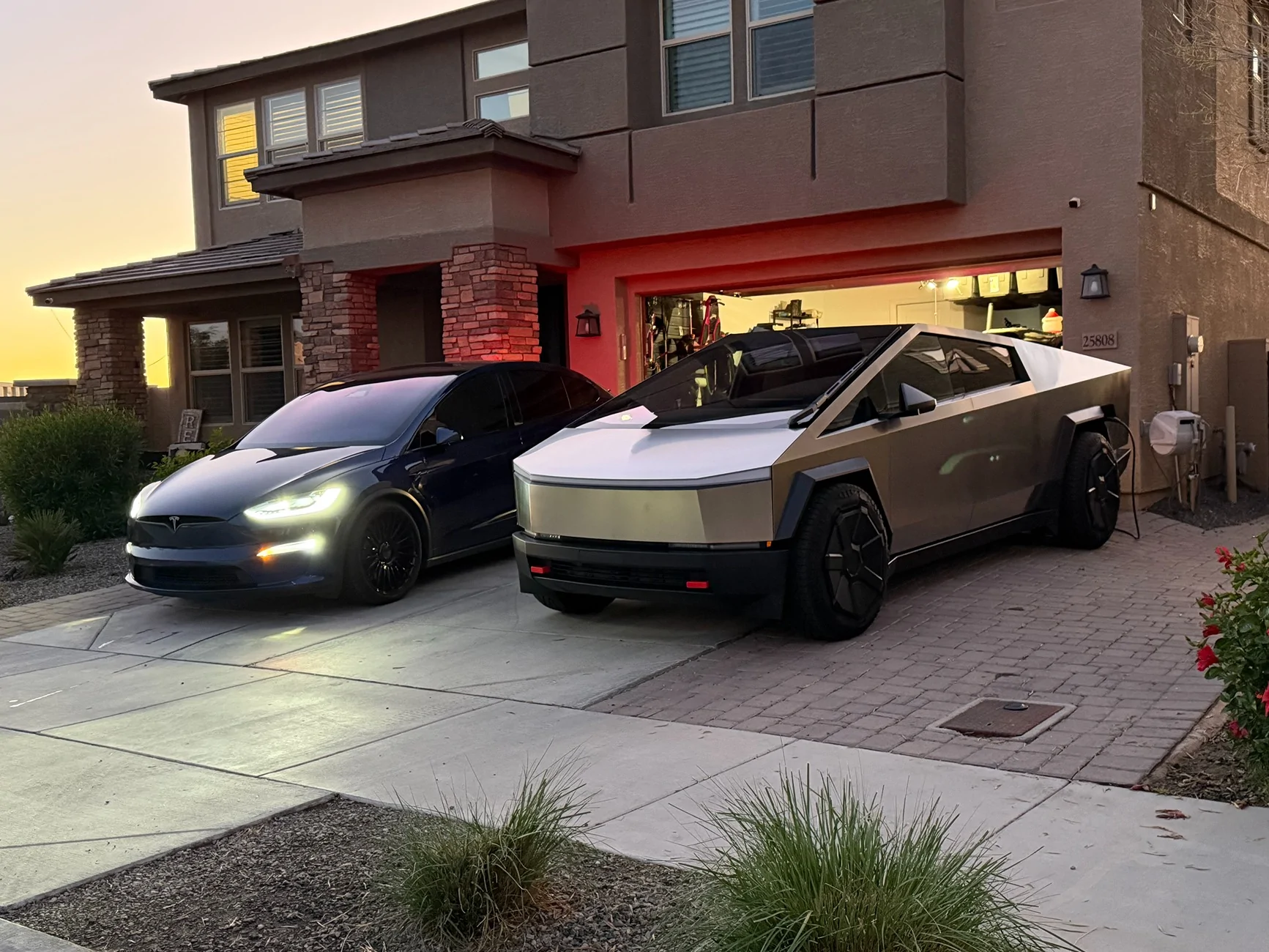 Tesla Cybertruck What did you do TO / WITH your Cybertruck today? 👨🏻‍🔧🧰🚿🛠 IMG_1034