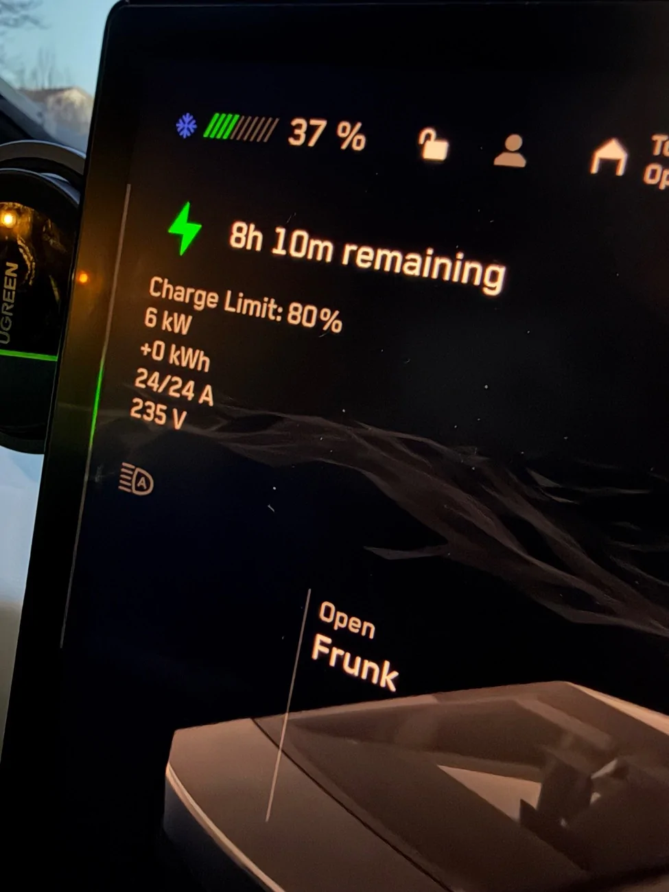 Tesla Cybertruck Confused with charging AMPS {filename}