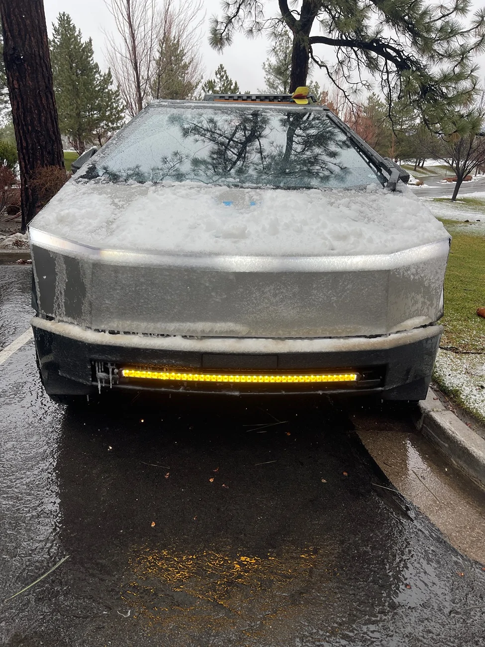 Tesla Cybertruck Would this solve snow blocking headlights? IMG_2540