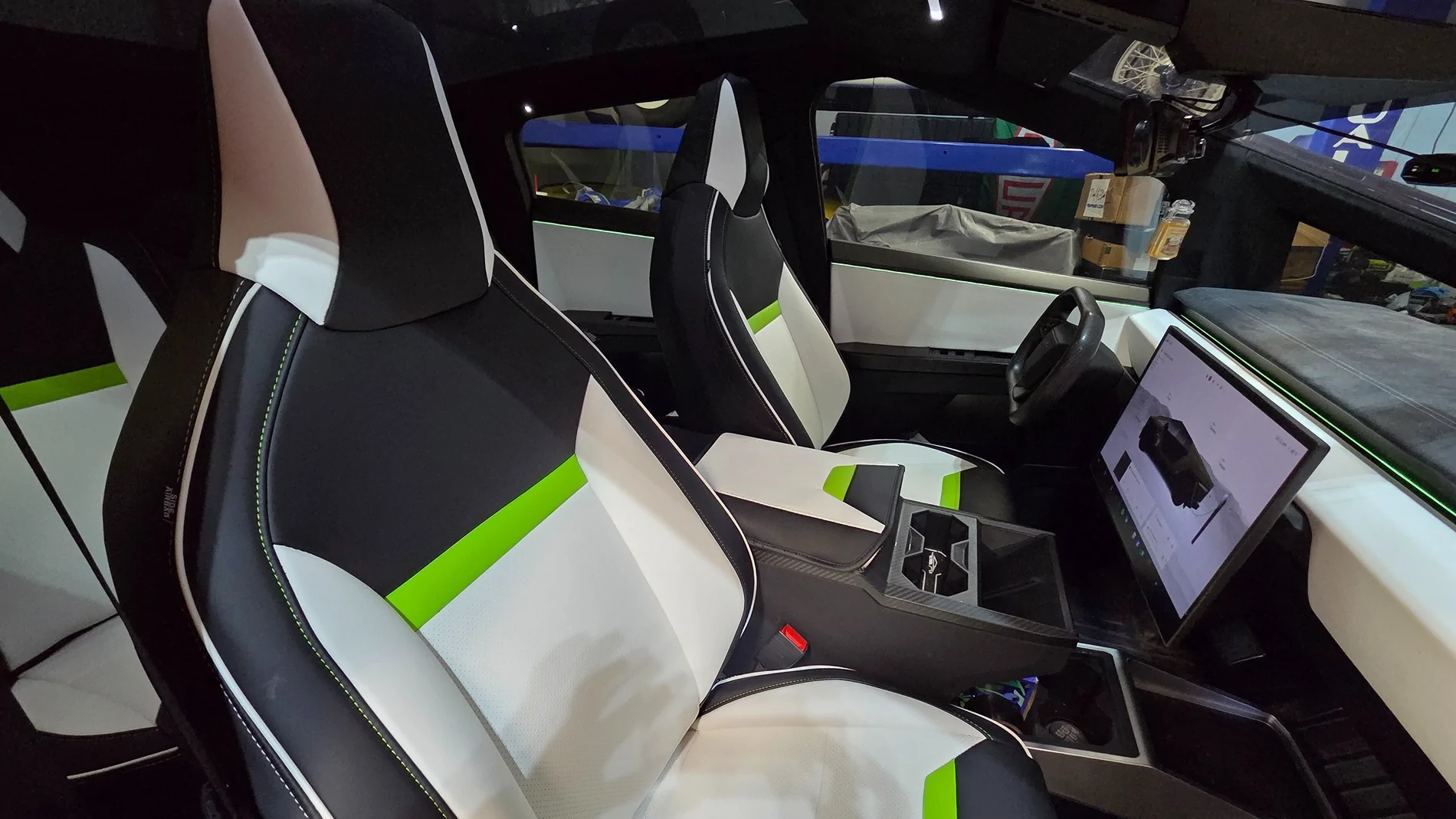 Tesla Cybertruck Cybertruck Seat Covers in Nappa Leather Cyber Style from Hansshow - Video and Article 20260120_121246