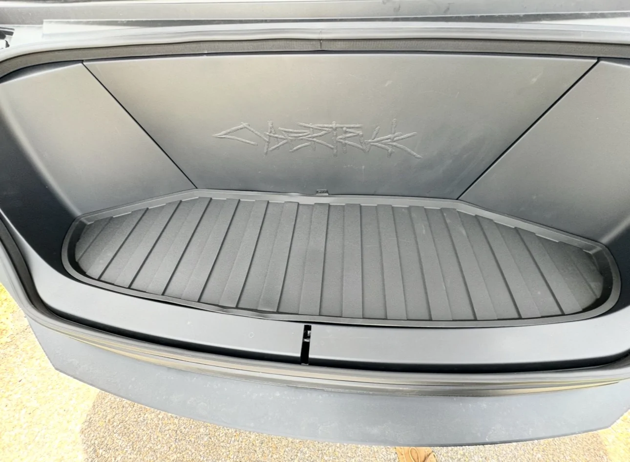 Tesla Cybertruck 3Wliners Floor Mats & Liners - an unbiased review. IMG_8981