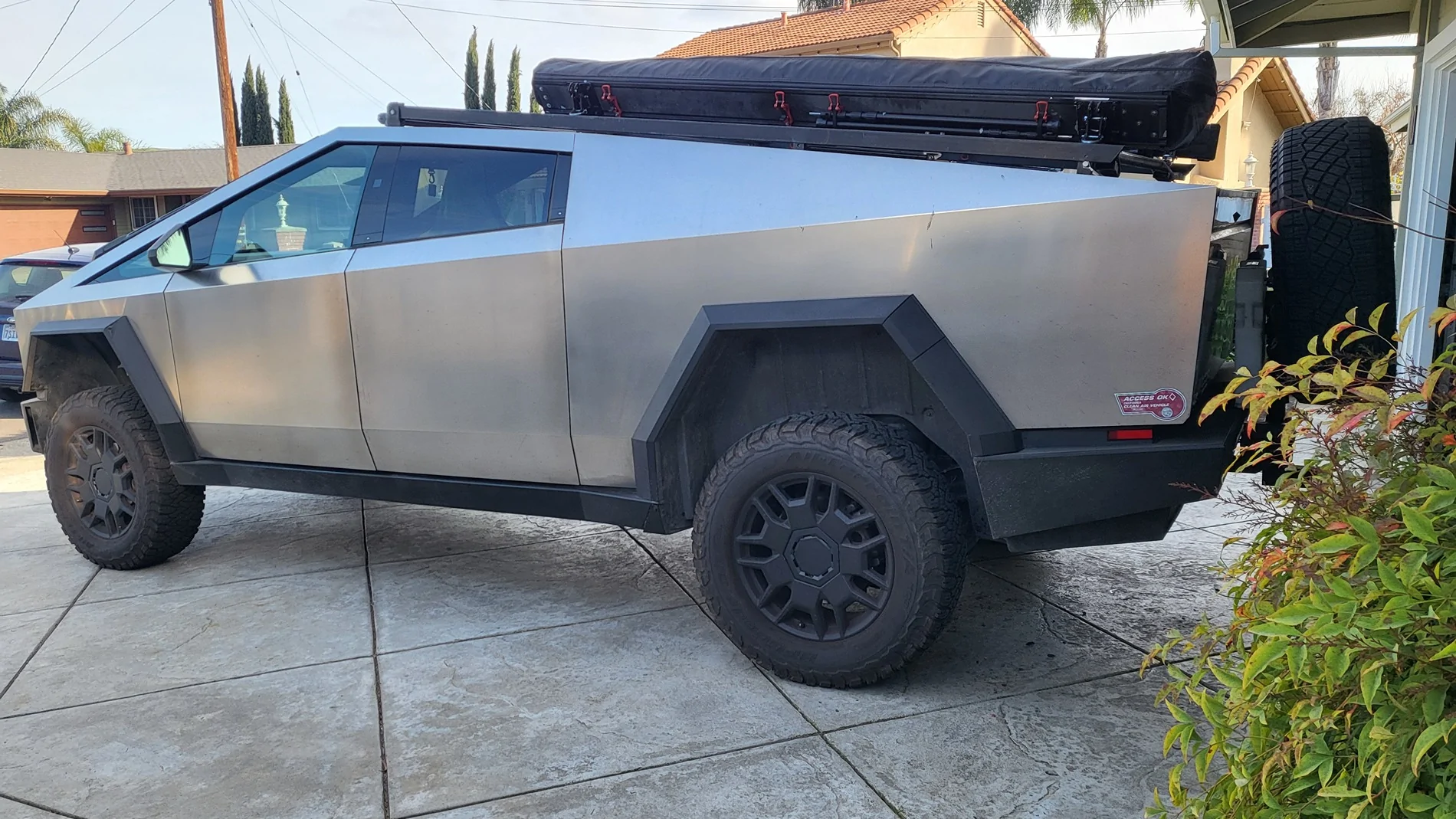 Tesla Cybertruck Auxillary 12 Volt Power in rear finally! (Tapped into trailer hitch auxiliary power) 20260128_143659