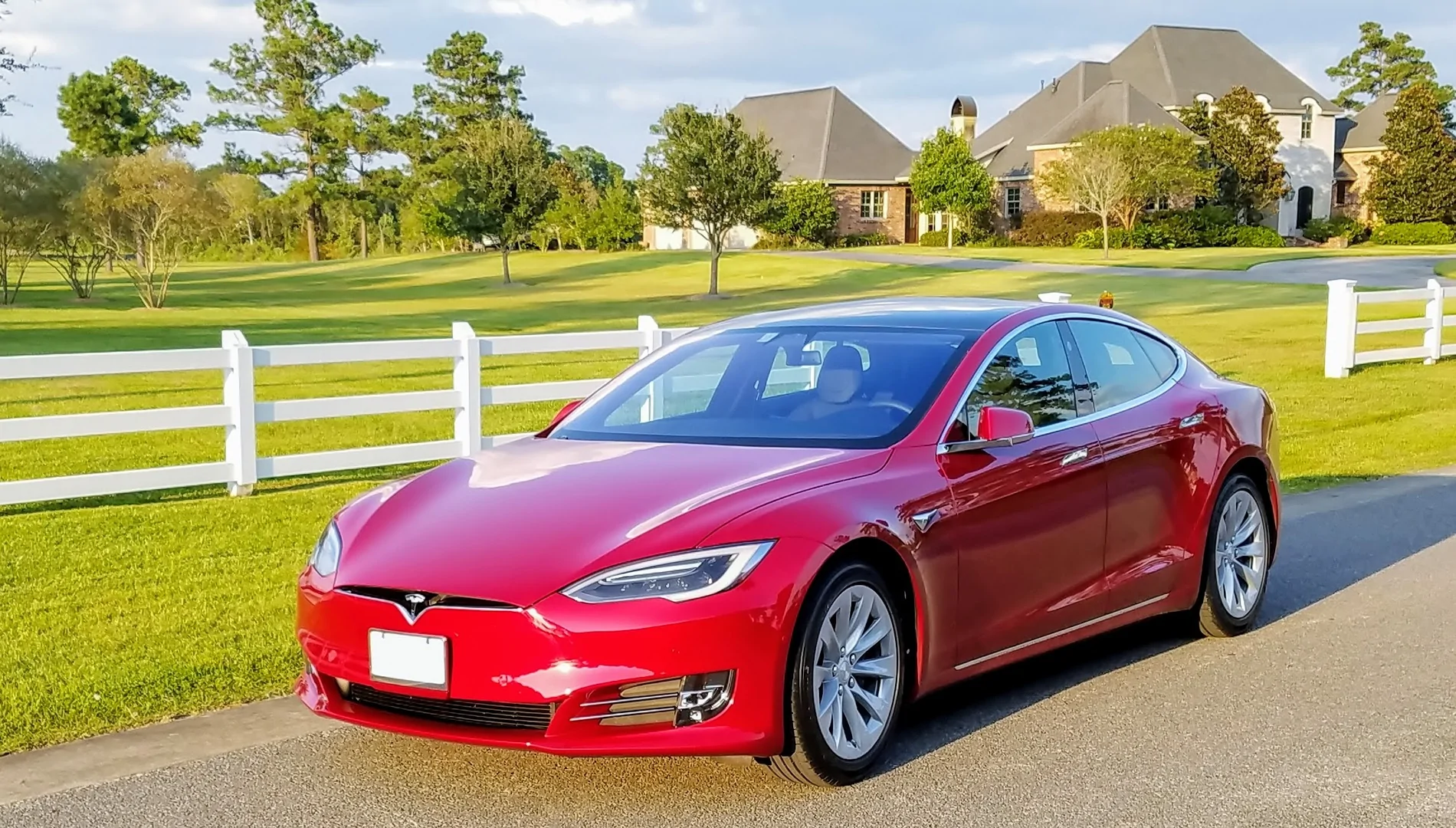 Tesla Cybertruck RIP: Model S and X production to end in Q2 2026! 20170915_182344