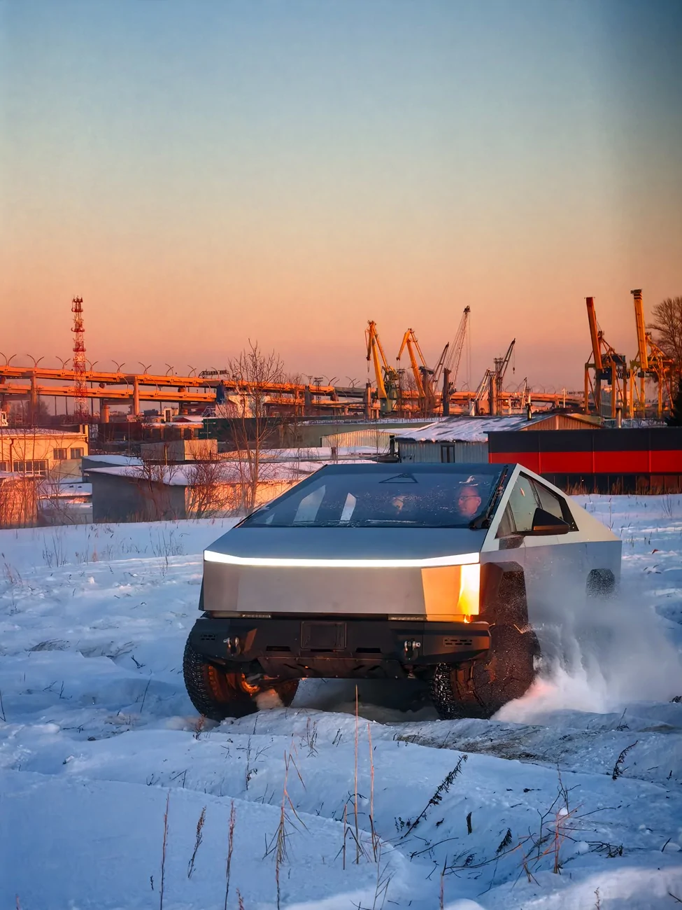 Tesla Cybertruck I picked up my Cybertruck in Russia and was immediately impressed. [Photo shoot] IMG_20260201_165115