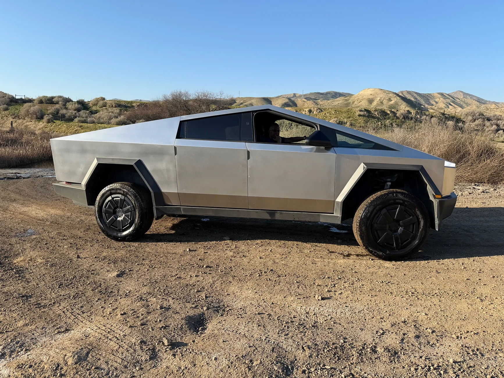 Tesla Cybertruck Daily random Cybertruck photos thread - Post Yours! 📸 🤳 IMG_0811