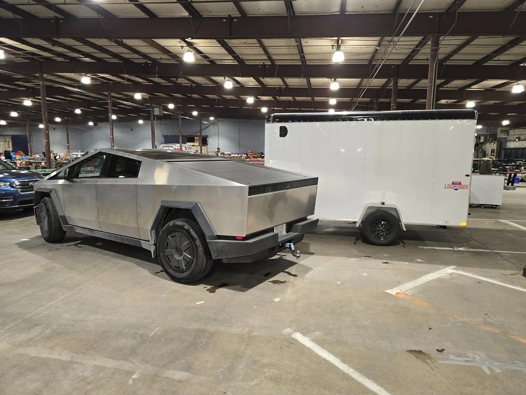 Tesla Cybertruck 🦾 Cybertruck doing truck stuff!  Post your photos! 1000004669
