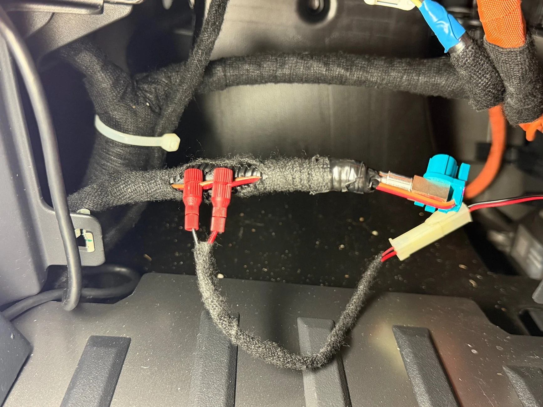 Tesla Cybertruck Powering Accessories Struggles - Don't let this happen to you! IMG_3939