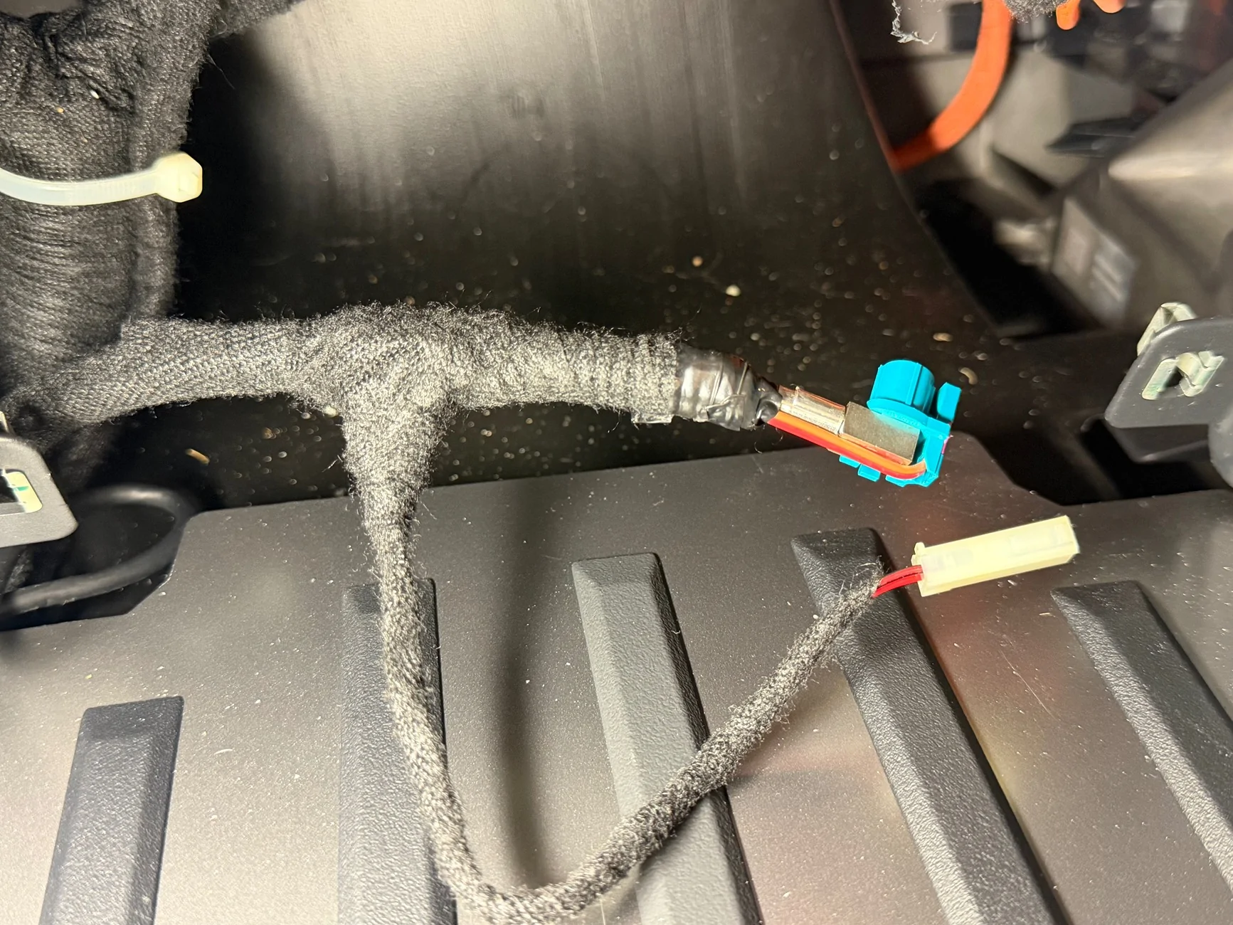Tesla Cybertruck Powering Accessories Struggles - Don't let this happen to you! IMG_3940
