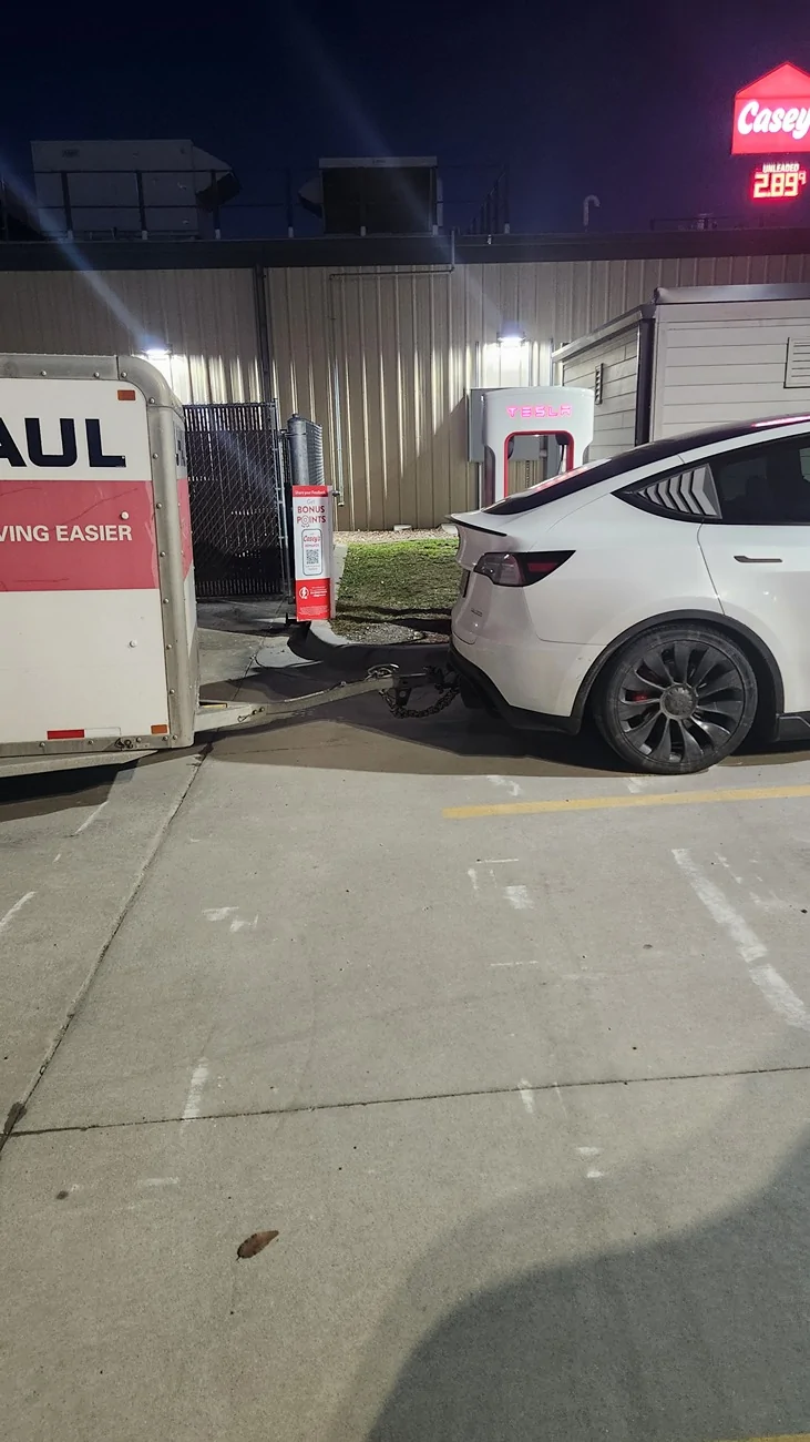 Tesla Cybertruck Charging Stops While Pulling a Trailer 20240220_062518