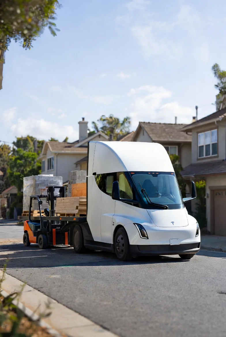 Tesla Cybertruck Cybertruck May Transition to Fully Autonomous Cargo Truck in Future, Says Musk 1770765162918-au