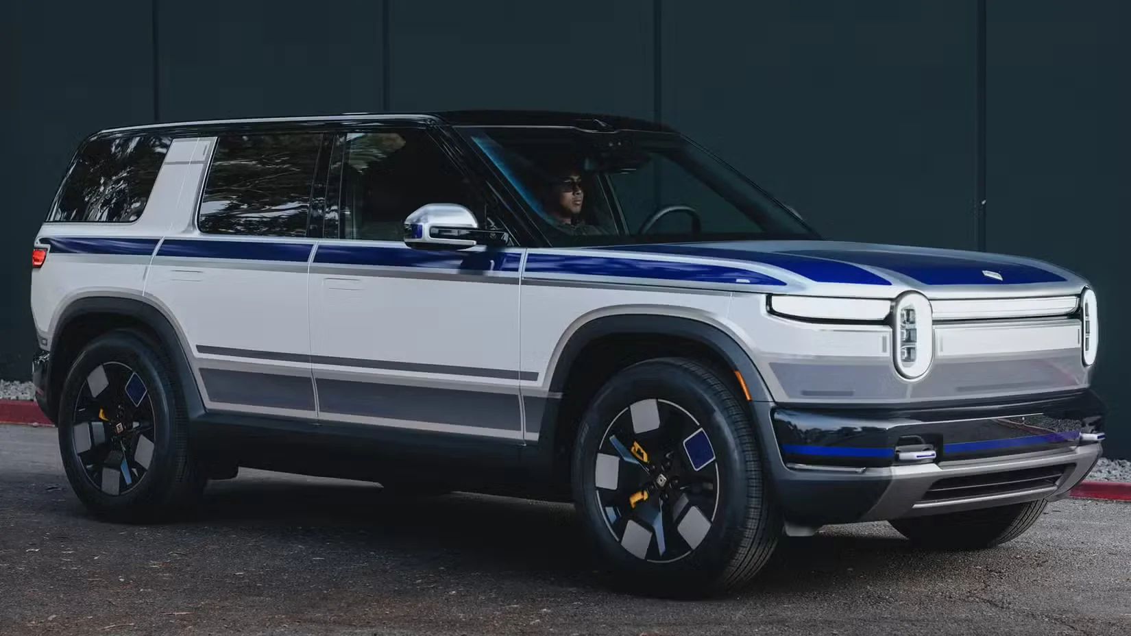 Tesla Cybertruck 2026 Rivian R2 Pricing, Range Specs & Reviews 1770765527433-k1