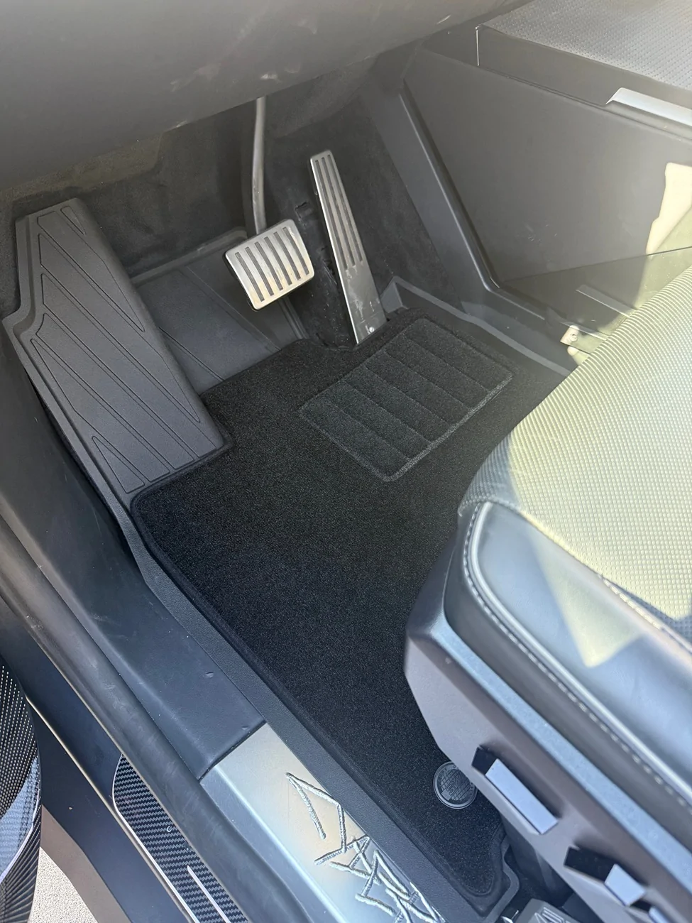Tesla Cybertruck 3W Valentine's 30% Discount | How to Choose A Right Floor Mat Material? IMG_0518