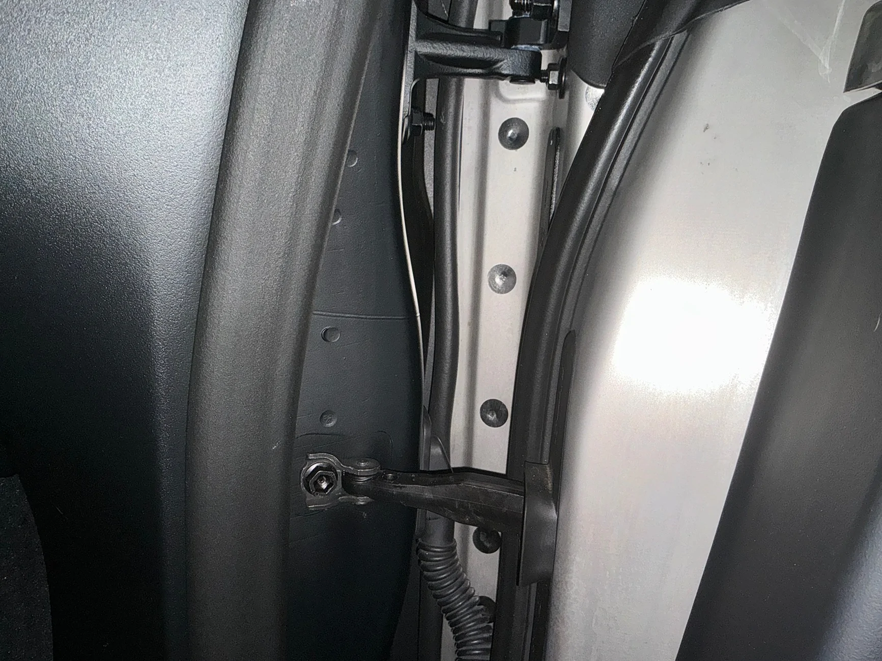 Tesla Cybertruck Noise Reduction & Weatherproofing Kit IMG_2592