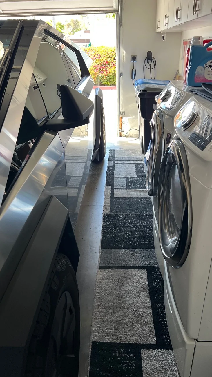 Tesla Cybertruck Cybertruck FSD AI4 vs Model3 FSD AI3 question IMG_5779