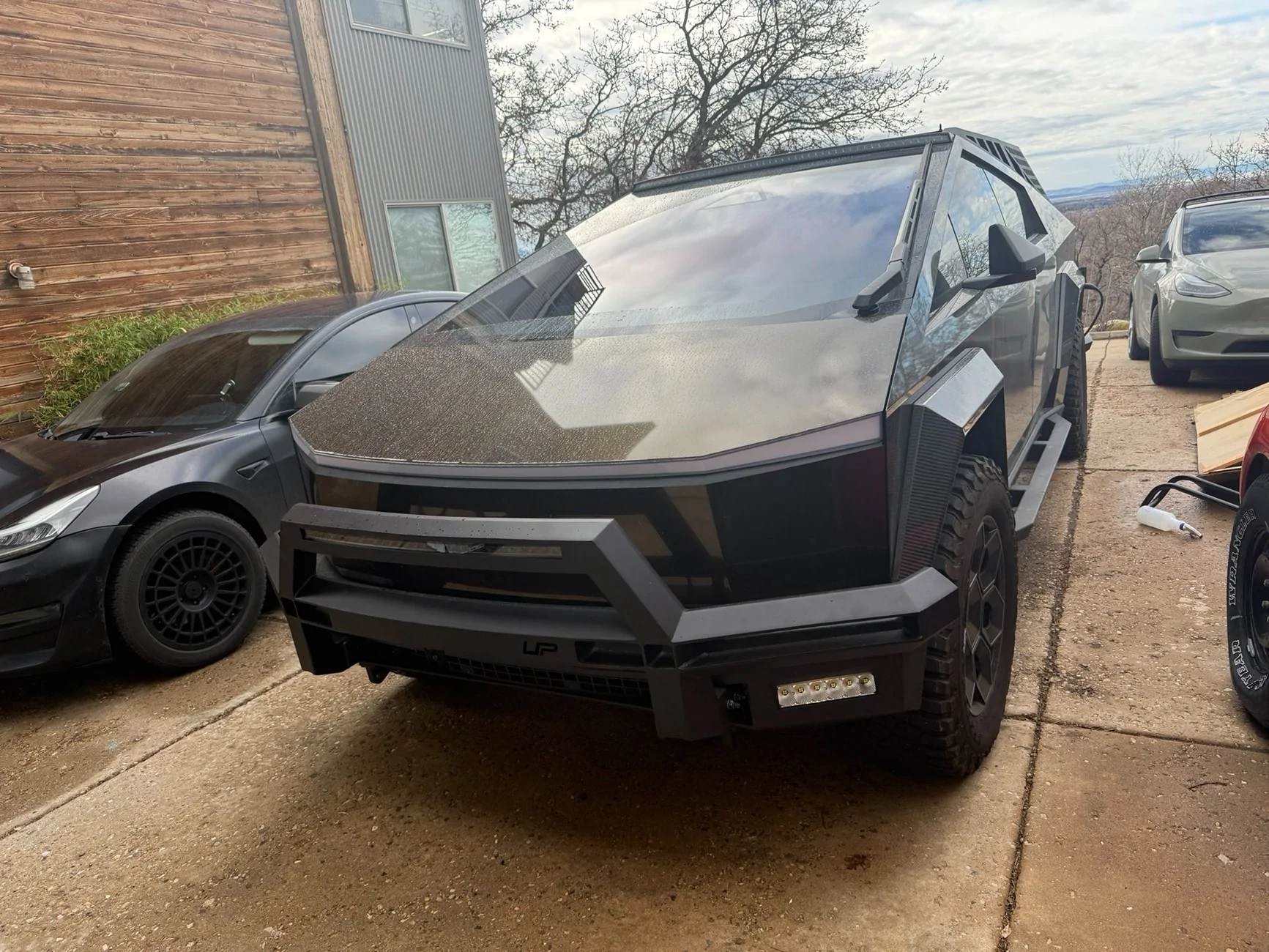 Tesla Cybertruck Aftermarket Front Bumper - Aegon - Cybertruck RichieCT_Bumper