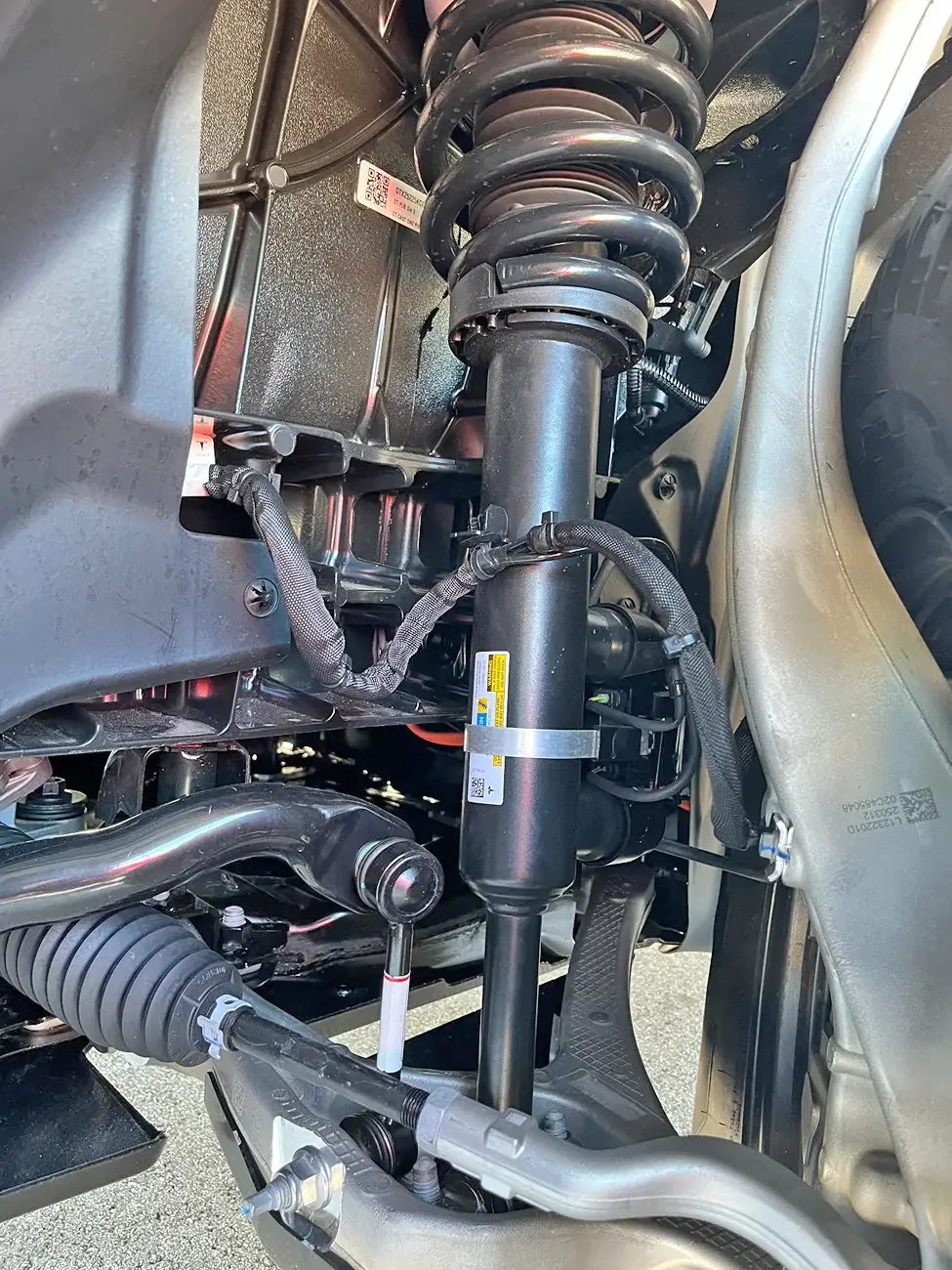 Tesla Cybertruck Coil Springs ride quality vs. Air Suspension - no compromise at all (says Cybertruck lead engineer) cybertruck-coil-springs 2