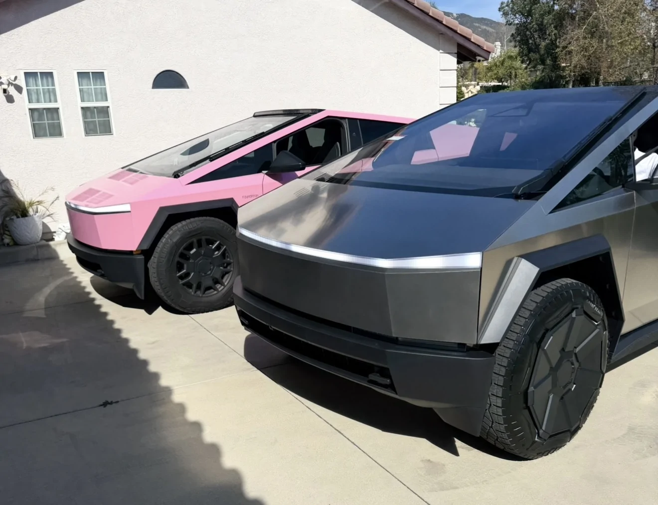 Tesla Cybertruck Has anyone RECEIVED a 2026 Cybertruck? IMG_2065