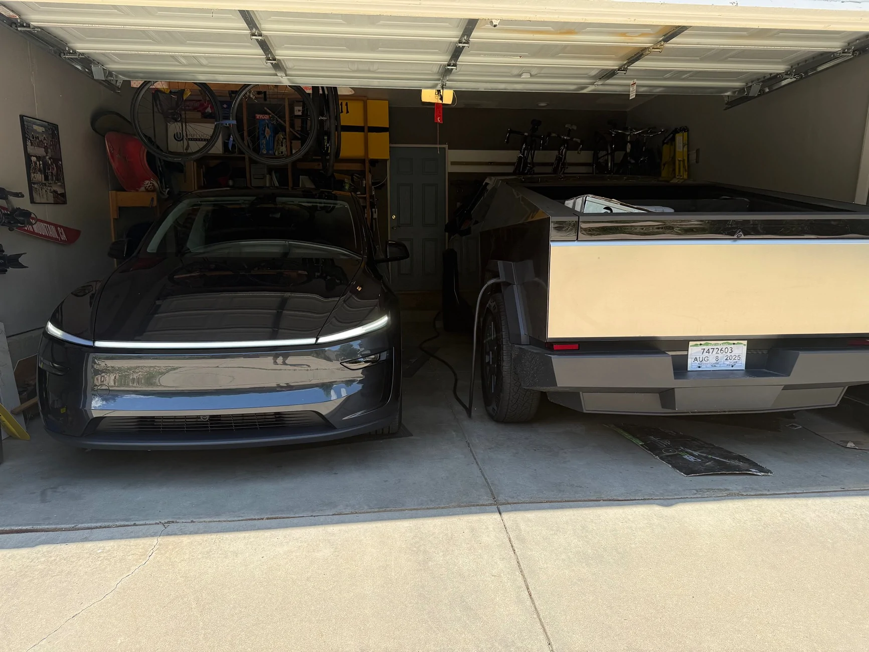 Tesla Cybertruck Garage parking your Cybertruck? IMG_3496