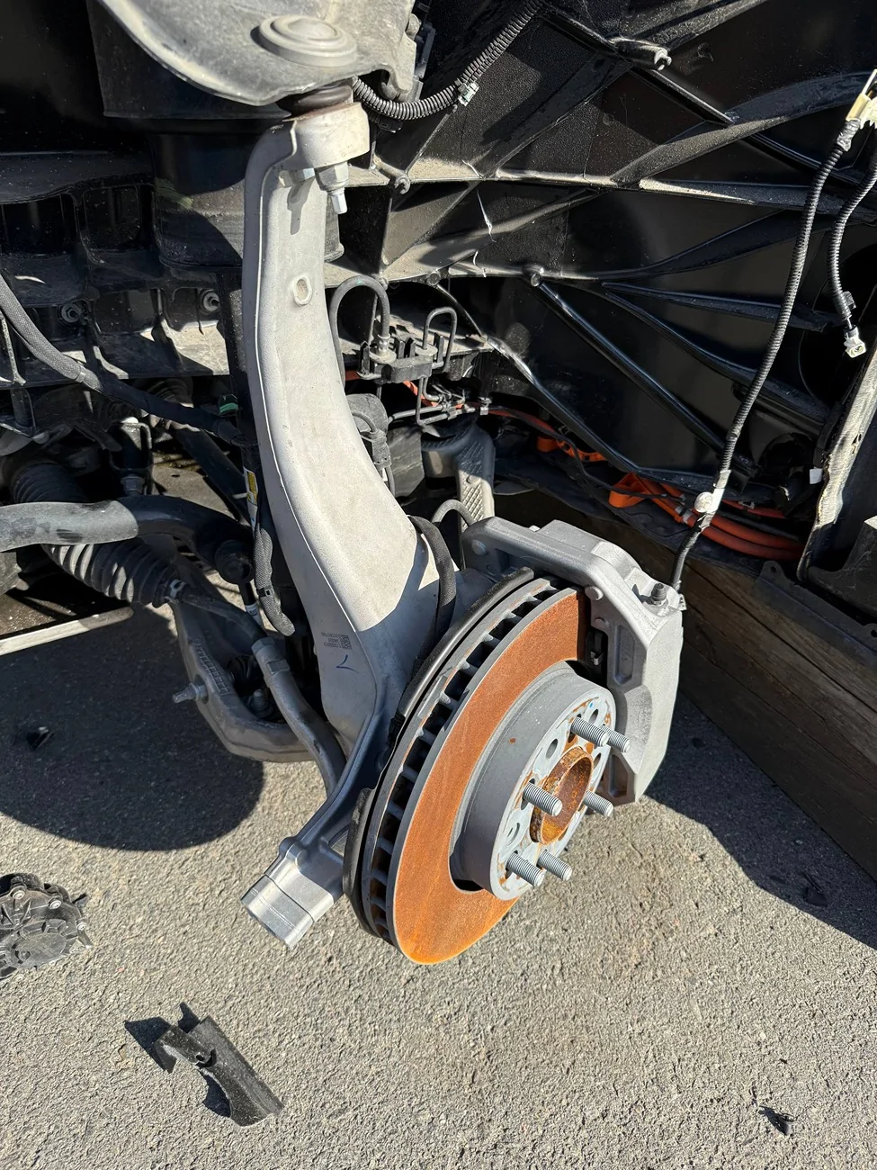 Tesla Cybertruck Cybertruck repair after major accident (damage to aluminum structure, engine subframe and steering rack) photo_2026-02-25_15-55-14