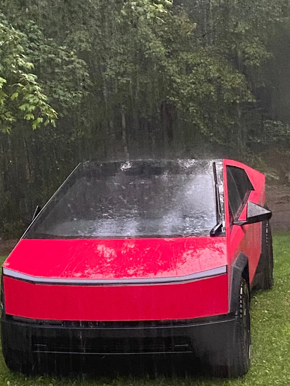 Tesla Cybertruck What did you do TO / WITH your Cybertruck today? 👨🏻‍🔧🧰🚿🛠 IMG_7255