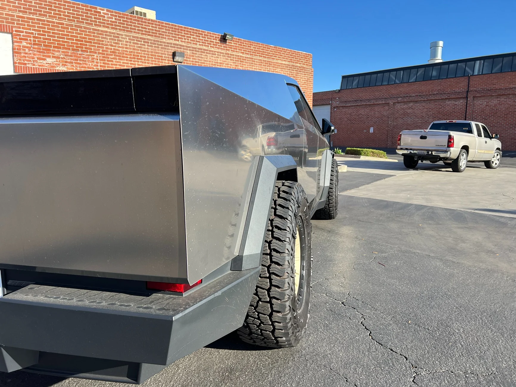 Tesla Cybertruck 18x9 Black Rhino Barrage + 305/70/18 Mickey Thompson Baja Boss M/T – 16k miles – Great Look, Minor Rub at Full Lock 1673C142-E9F5-4942-952E-004F136BD47A