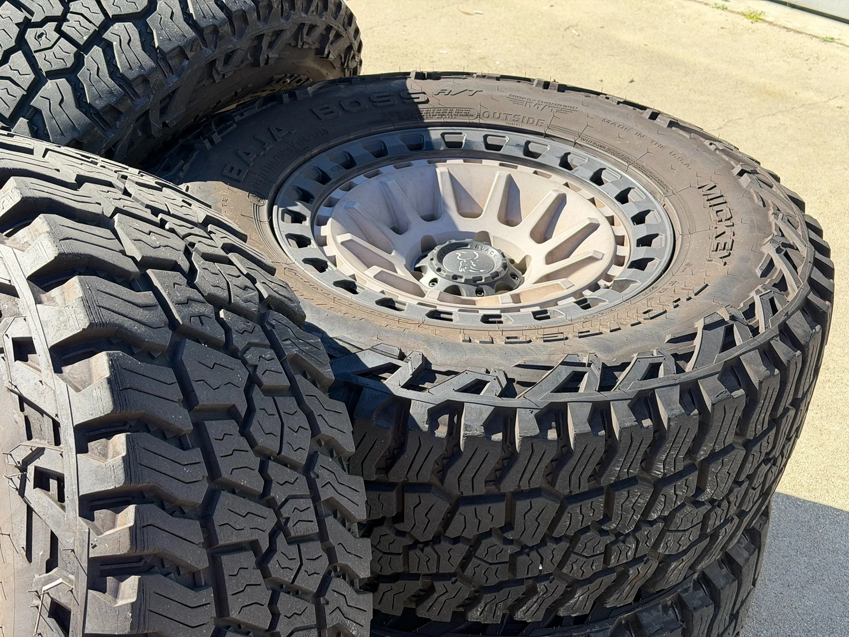 Tesla Cybertruck 18x9 Black Rhino Barrage + 305/70/18 Mickey Thompson Baja Boss M/T – 16k miles – Great Look, Minor Rub at Full Lock IMG_5858