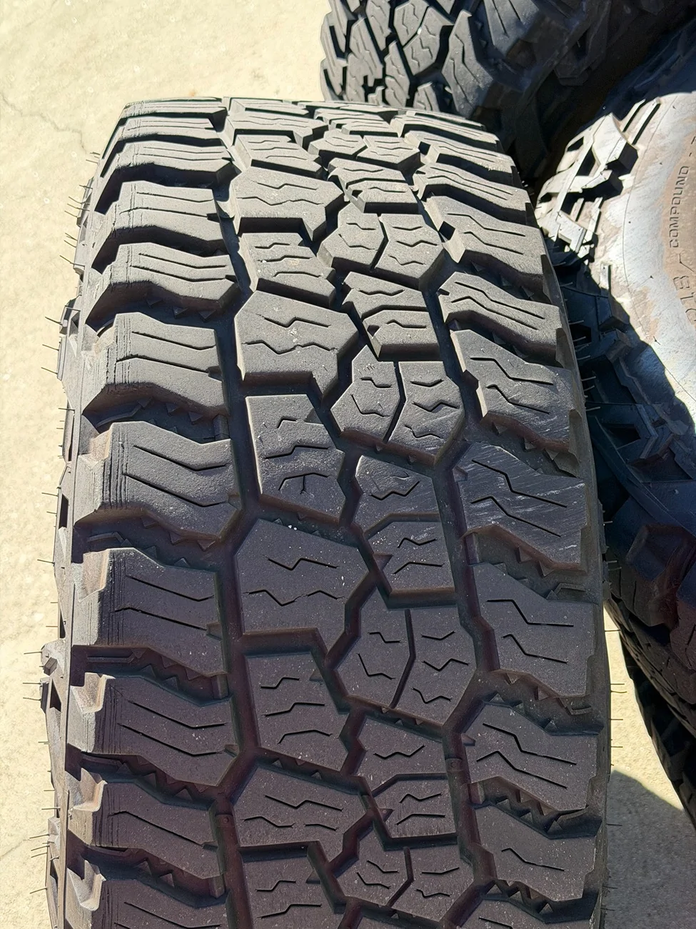 Tesla Cybertruck 18x9 Black Rhino Barrage + 305/70/18 Mickey Thompson Baja Boss M/T – 16k miles – Great Look, Minor Rub at Full Lock IMG_5859