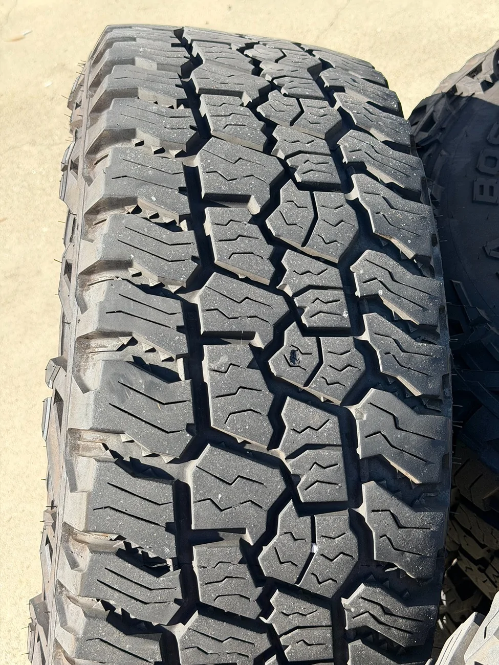 Tesla Cybertruck 18x9 Black Rhino Barrage + 305/70/18 Mickey Thompson Baja Boss M/T – 16k miles – Great Look, Minor Rub at Full Lock IMG_5860