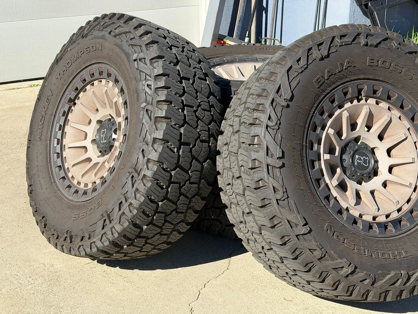 Tesla Cybertruck 18x9 Black Rhino Barrage + 305/70/18 Mickey Thompson Baja Boss M/T – 16k miles – Great Look, Minor Rub at Full Lock IMG_5857