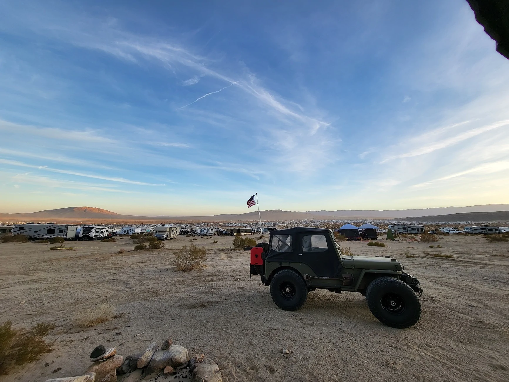 Tesla Cybertruck flat towing a Jeep behind a cybertruck 20250201_165835