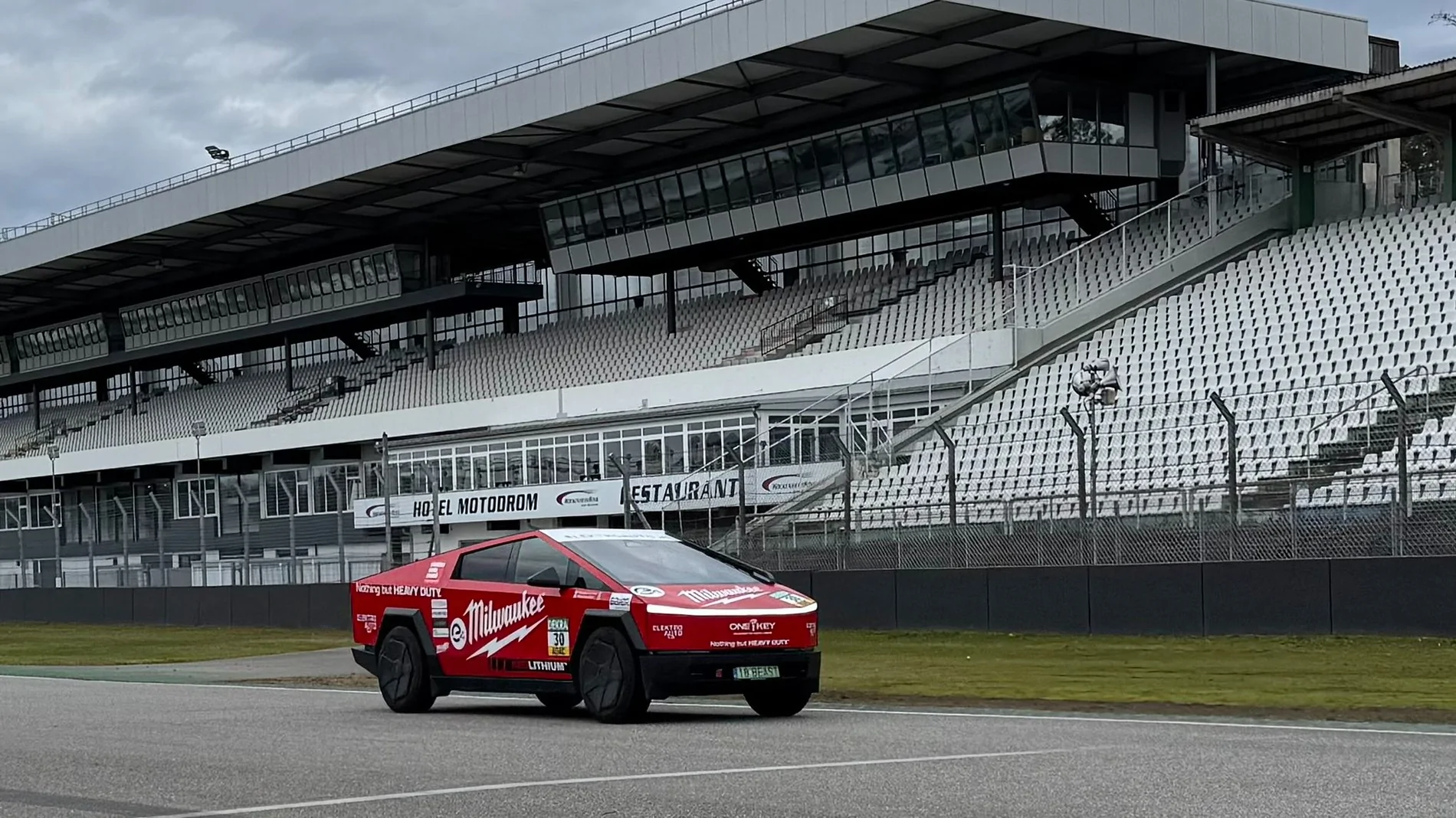 Tesla Cybertruck Milwaukee Tool Cybertruck attending 24 Hour Race at Hockenheim HCRK4VeXAAAxrLT