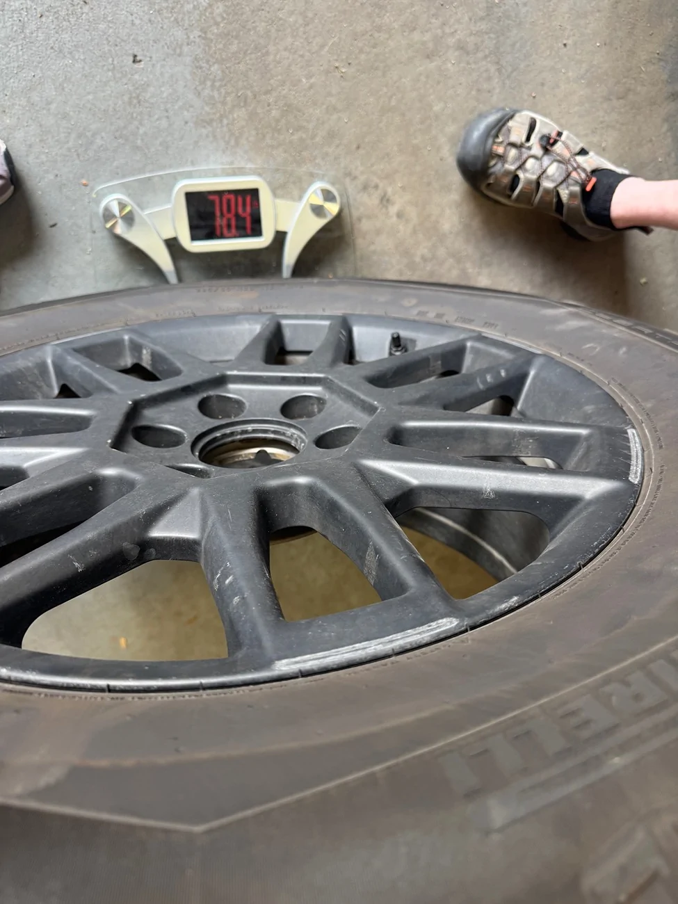 Tesla Cybertruck 18" wheel weight? 5DD01A31-3DE8-472E-B3A3-E801F201D573