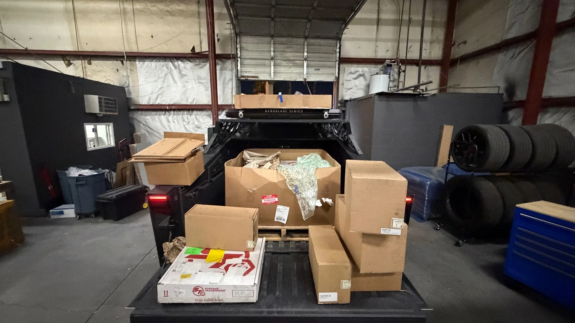 Tesla Cybertruck What Are You Hauling in your Cybertruck? 🦾 👷‍♂️ IMG_2690