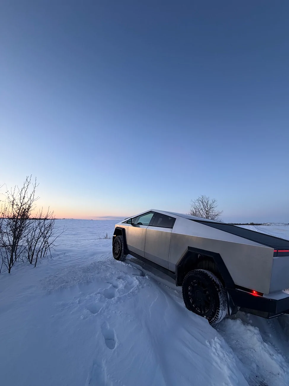 Tesla Cybertruck Cyberbeast vs AWD Snow/ice handling IMG_2307