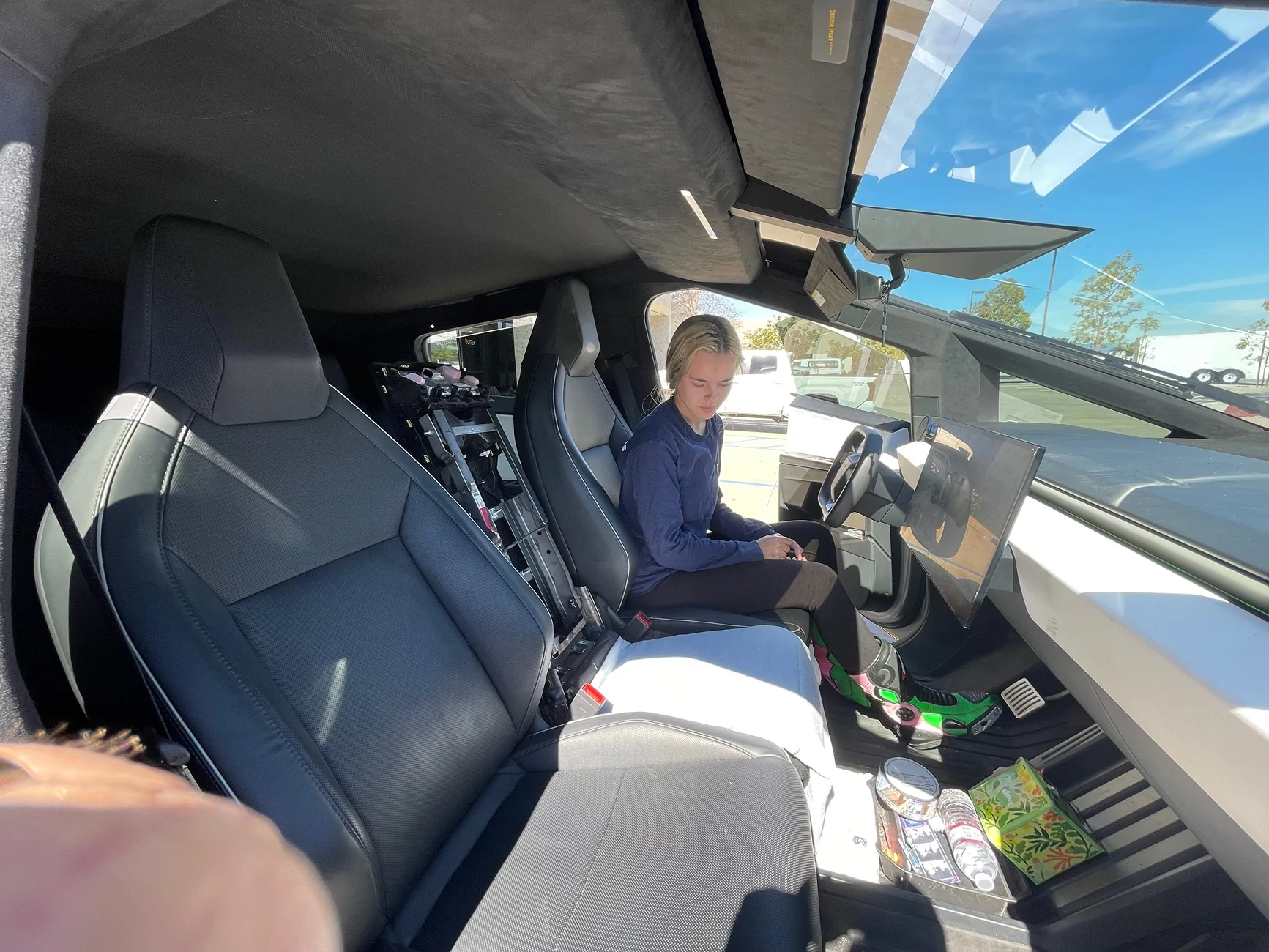 Tesla Cybertruck 6 or 7 Seater Need IMG_2489