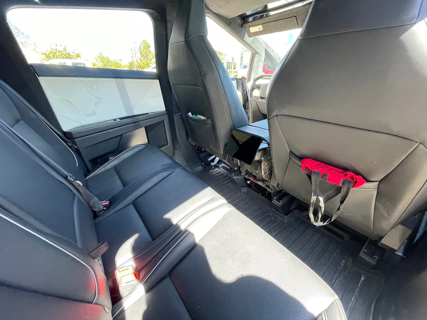 Tesla Cybertruck 6 or 7 Seater Need IMG_2490