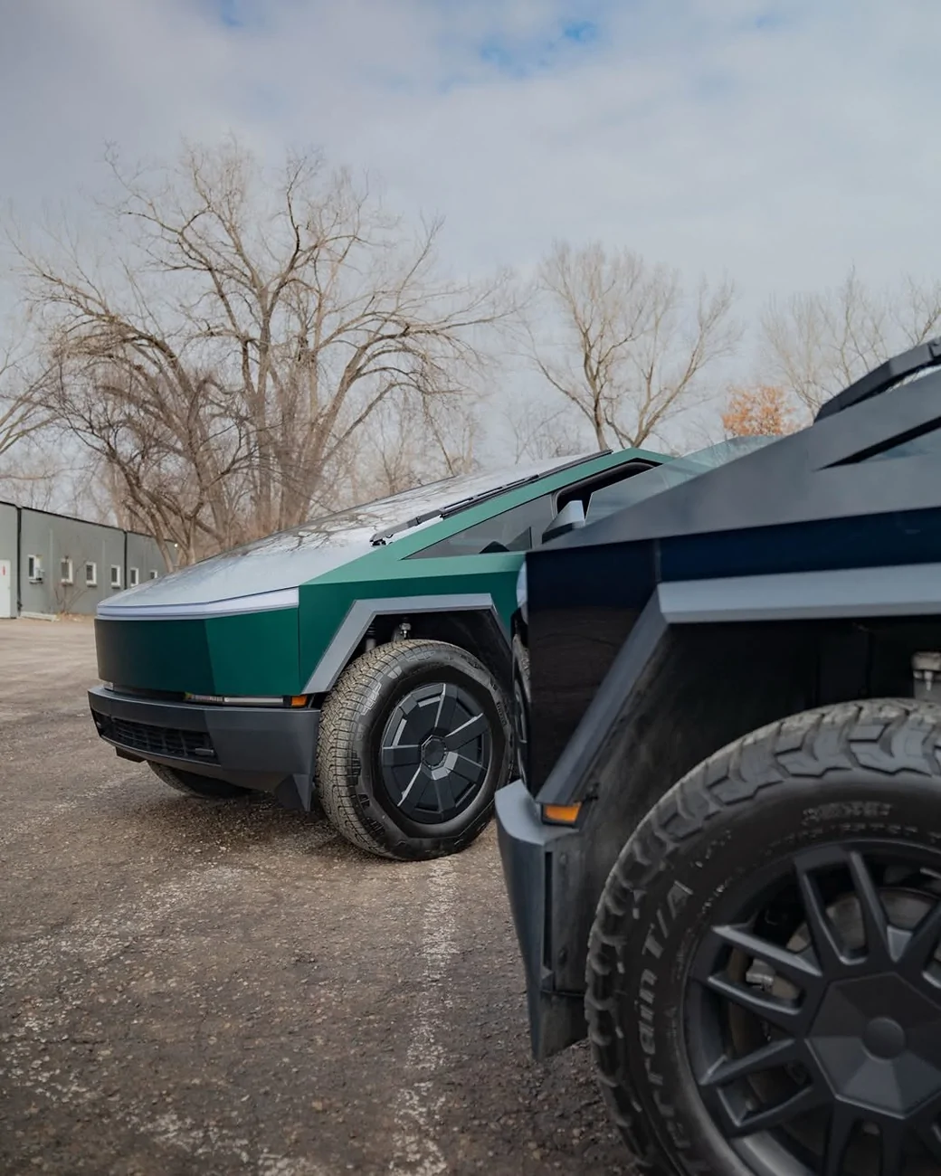 Tesla Cybertruck Matte vs Gloss. What would you choose? SnapInsta.to_649856131_18575350858045050_5286468363436789186_n