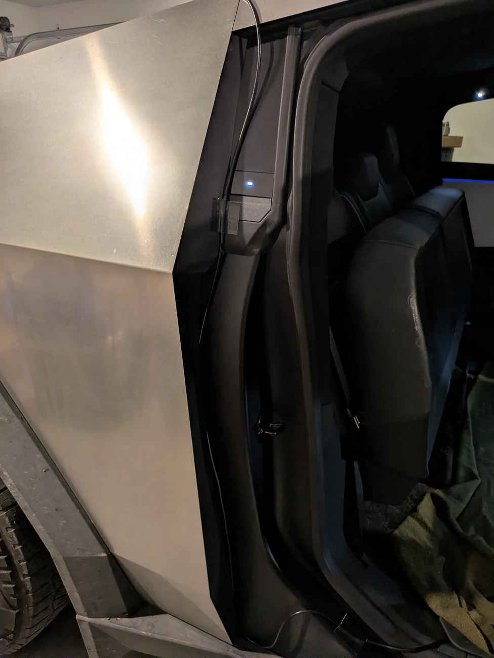 Tesla Cybertruck Ham Radio Installed! PXL_20260310_203816471