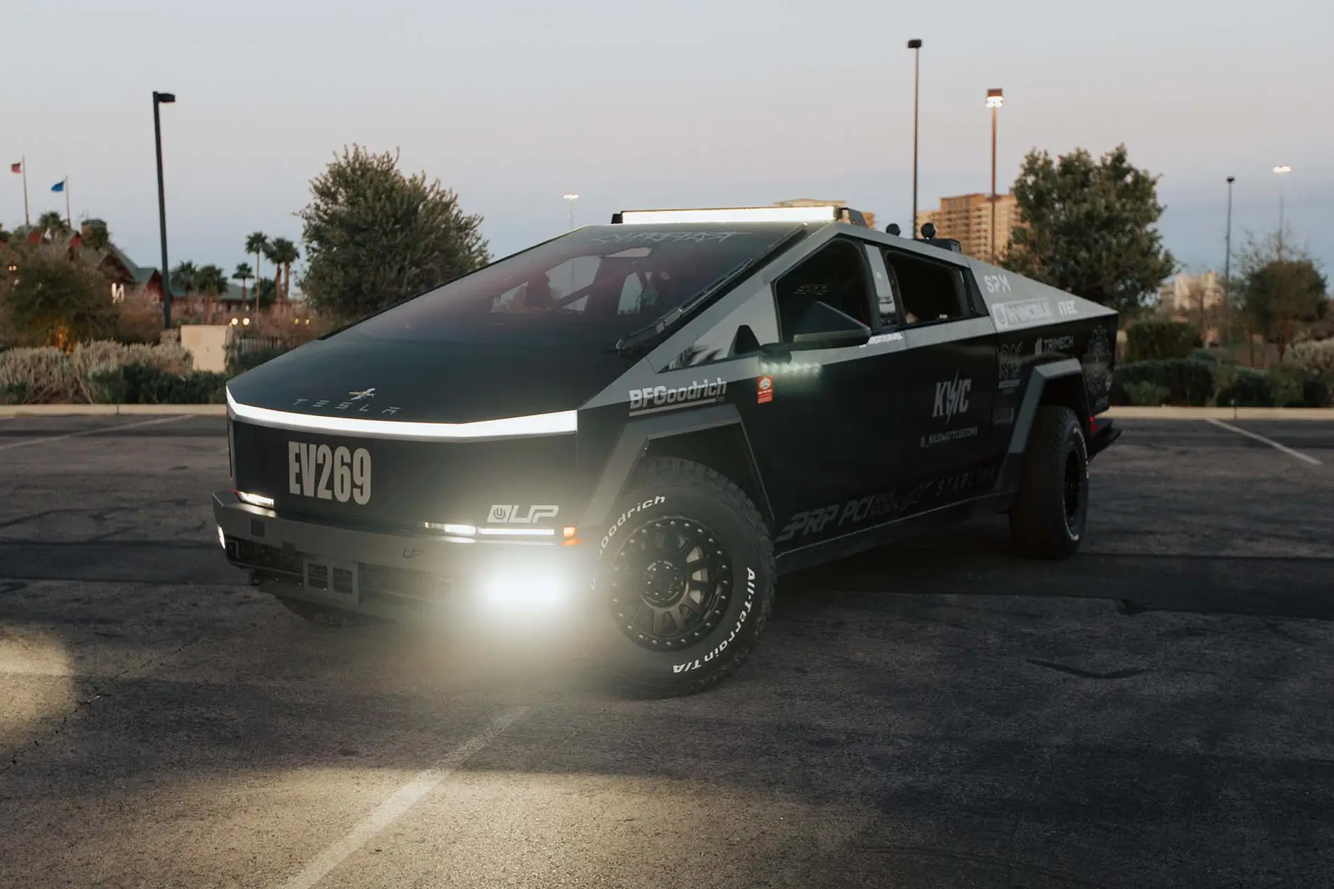 Tesla Cybertruck Watch a Cybertruck cross the finish line at the Mint 400 1773327265351-zs