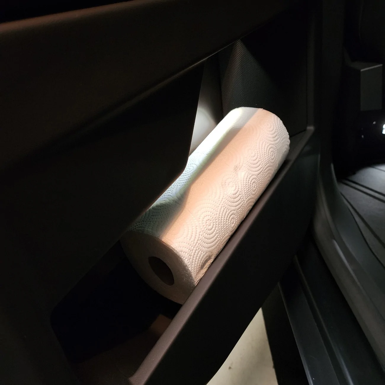 Tesla Cybertruck Paper towels mount 20260312_092653