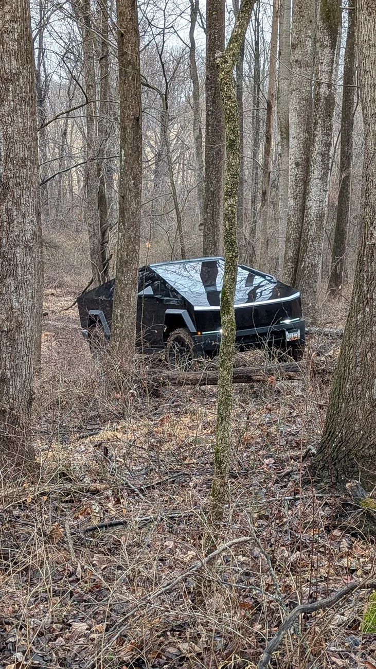 Tesla Cybertruck Daily random Cybertruck photos thread - Post Yours! 📸 🤳 1DEB5B96-2970-4E19-865E-9E377482AEB9