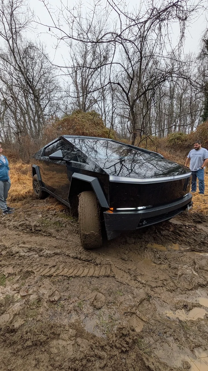 Tesla Cybertruck Daily random Cybertruck photos thread - Post Yours! 📸 🤳 14ED048A-F9DB-4BD4-A663-457EF2F05654