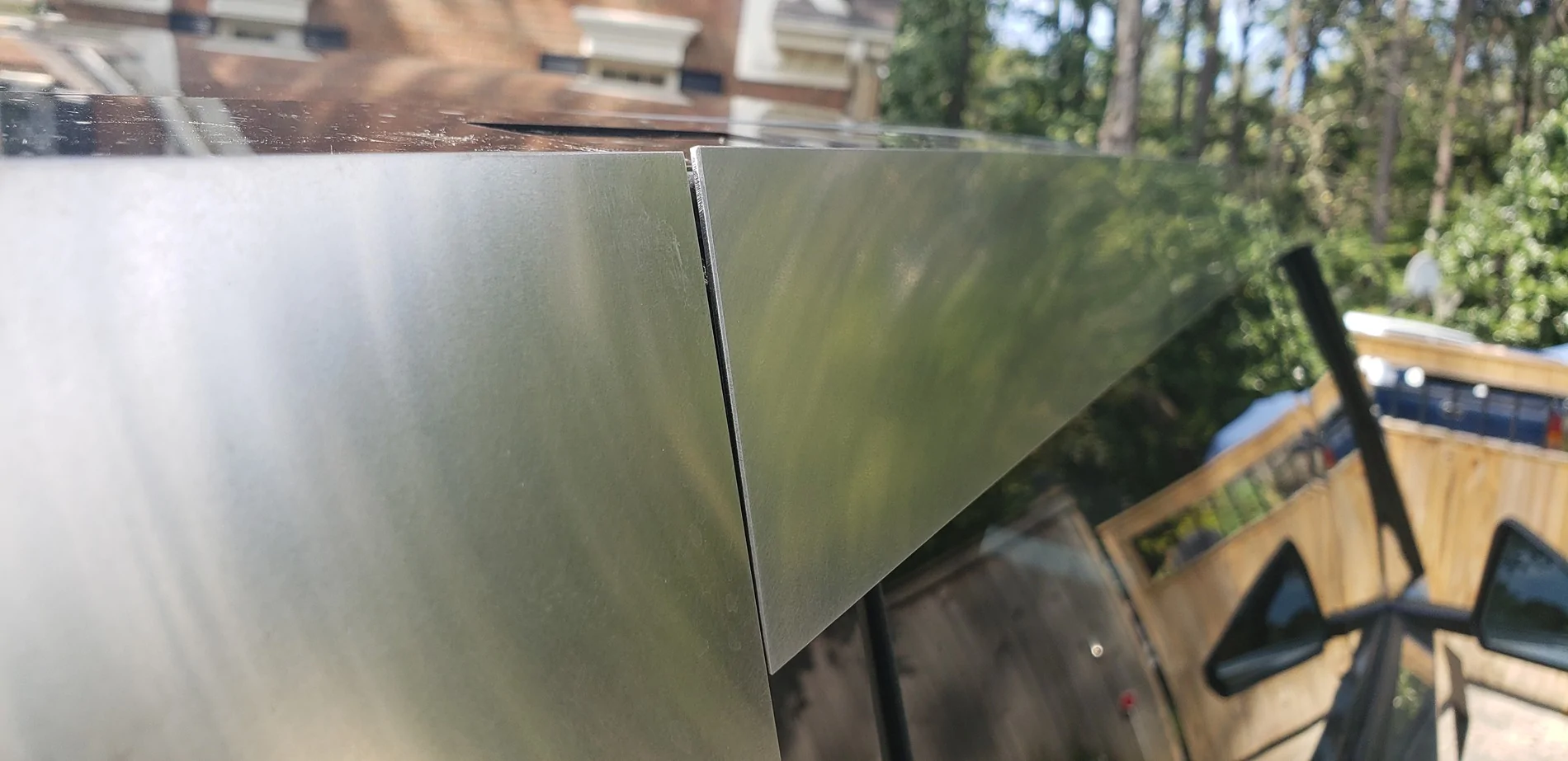Tesla Cybertruck CT top panel coming lose. 😒 20251009_141835[1]