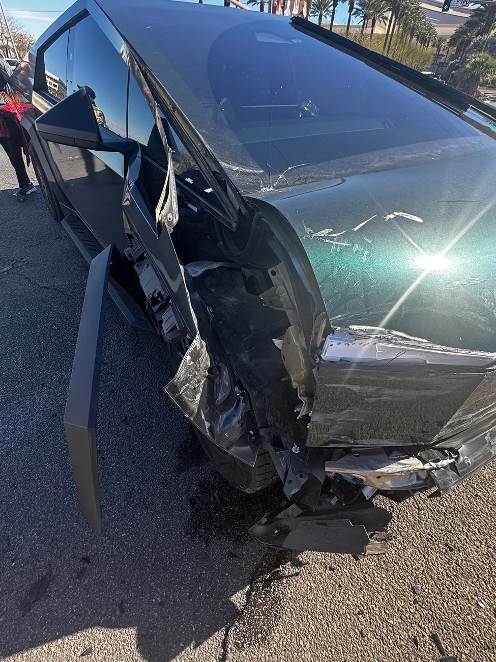 Tesla Cybertruck Cybertruck repair after major accident (damage to aluminum structure, engine subframe and steering rack) IMG_0538