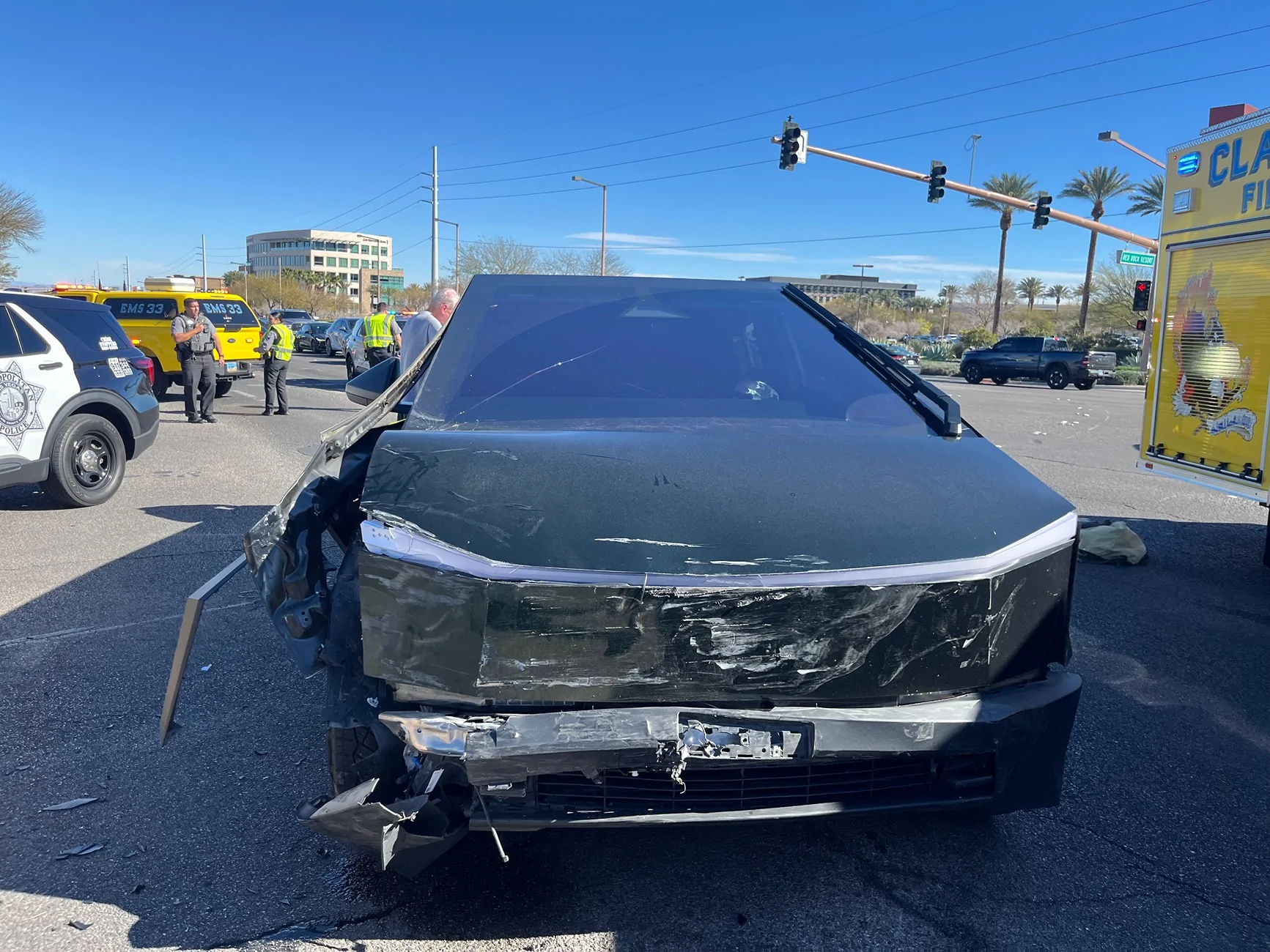 Tesla Cybertruck Cybertruck repair after major accident (damage to aluminum structure, engine subframe and steering rack) IMG_2250